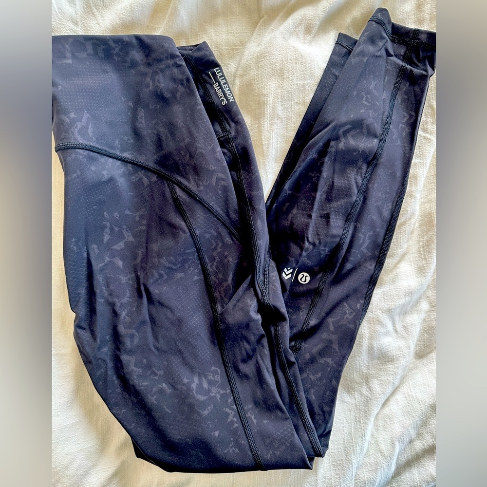 Lululemon x Barry’s stronger as one special edition wunderunder leggings